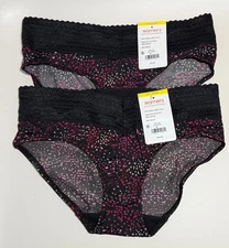 NWT 2 Warners Lace Hipster Panties No Pinching/Problems 5609J Paint Petals 6/M