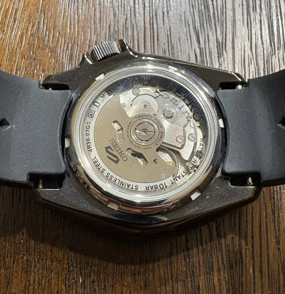 Seiko 5 Sports Automatic 4R36-07G0 Black/Gold Diver-Style Watch - Day/Date - Image 3 of 4