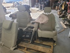 2015-2019 Cadillac Escalade Pair of Front Row Bucket Seats w/Console, Gray