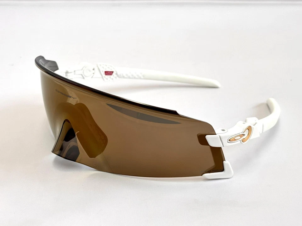 Gafas de sol Oakley KATO 9455 | Lente dorada PRIZM y marco blanco Foto 2 de 4