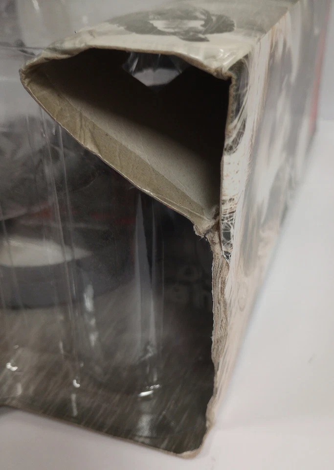 Figura Diamond Select Toys Sin City Nancy Callahan Blanco y Negro 7 Pulgadas Nueva Foto 3 de 4