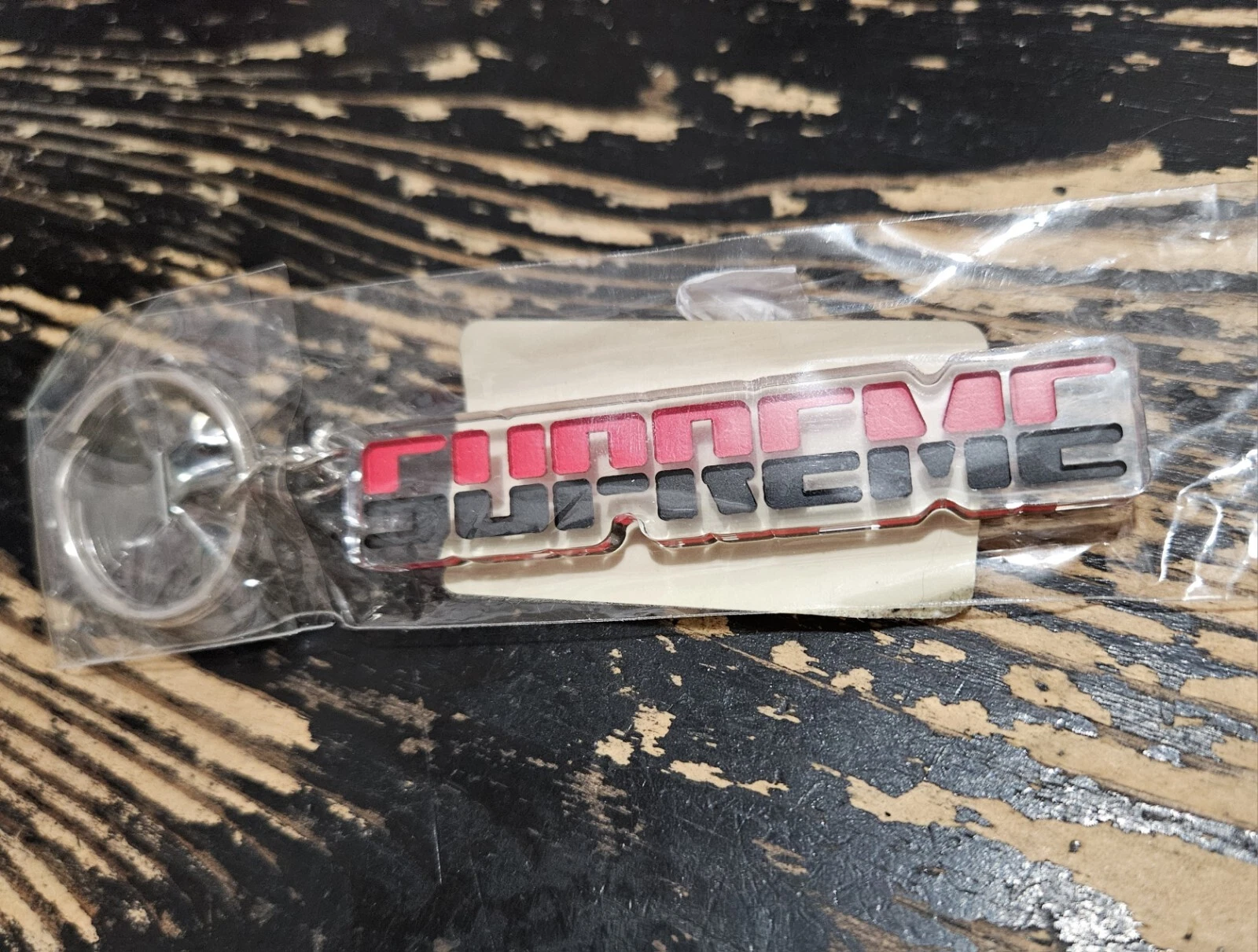 Porte clés Supreme en relief rouge et noir FW17 + SURPRISE GRATUITE