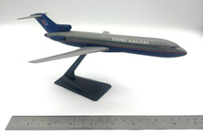 Vintage Desk Display United Airlines Boeing 727-200 Model Worldwide Service