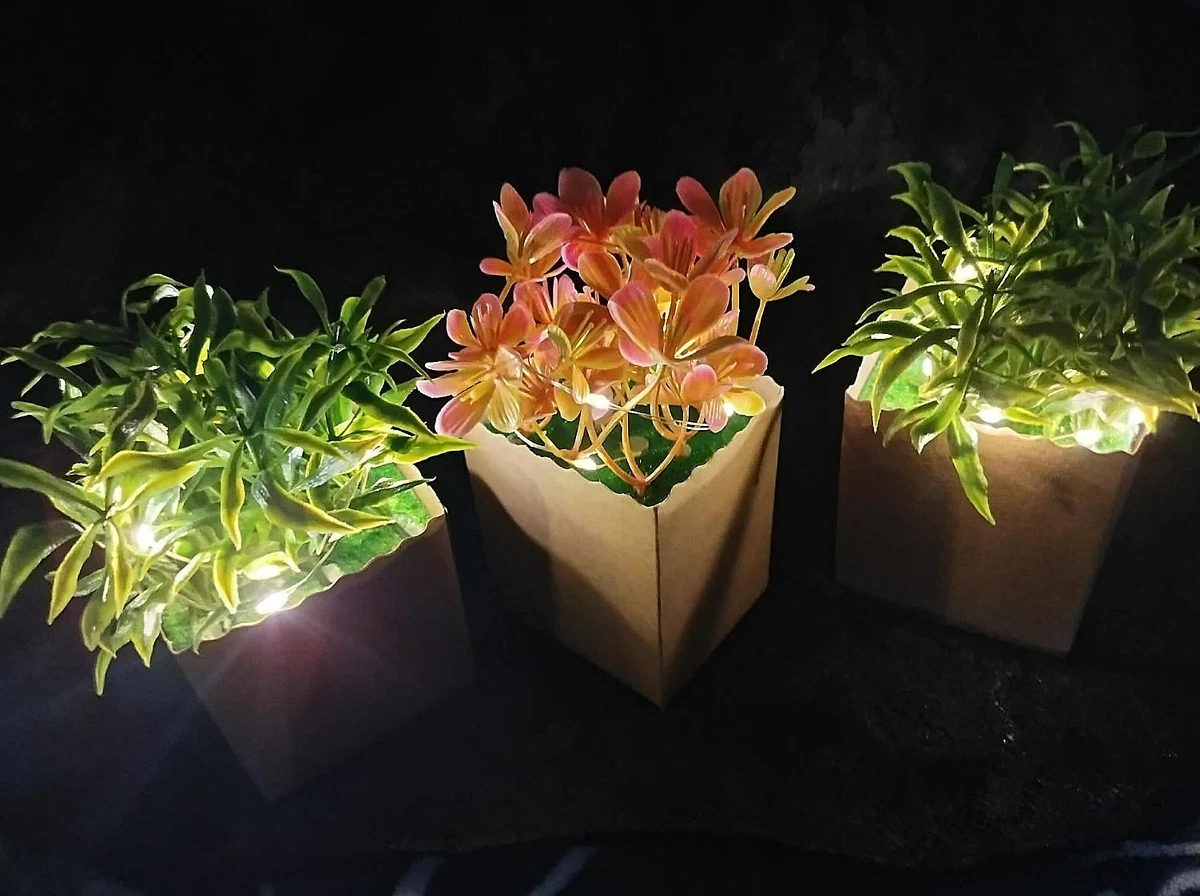 selbstbewässernder blumenkasten Selbstbewässernder vertikaler Pflanzkasten