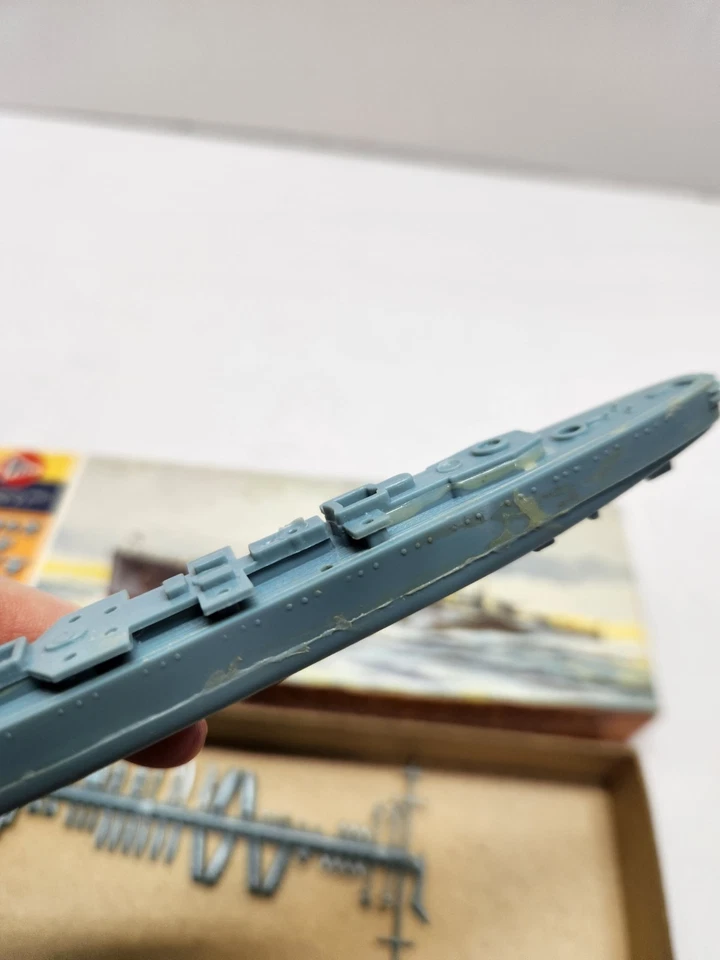 Mesa Pyro Azul Marino - Crucero Británico HMS Norfolk - Pyro # 382 Raro Foto 3 de 4