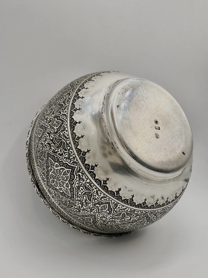 Antiguo cuenco de plata Zolotnik persa 84 perseguido a mano grabado floral alrededor de 1900 Foto 3 de 4