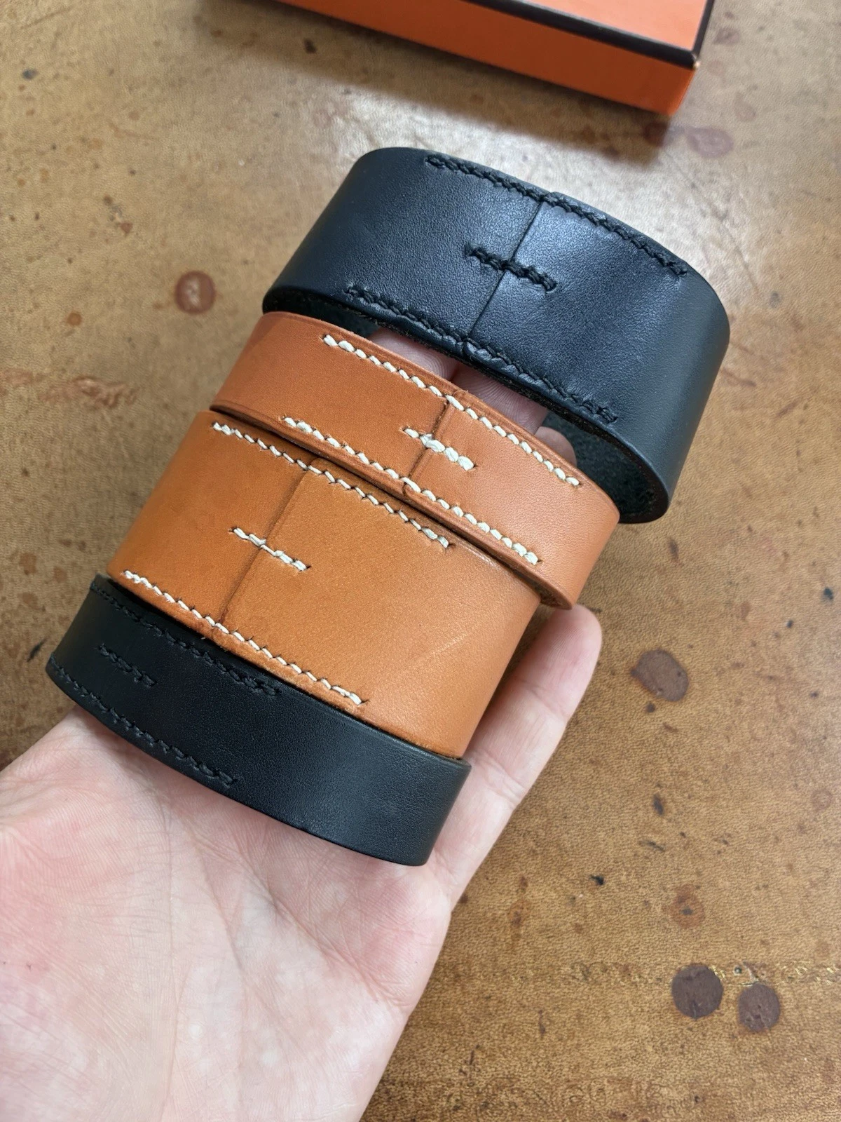 HERMÈS Set bracciale Hermes 1999 C pelle timbrata raro di epoca margiela