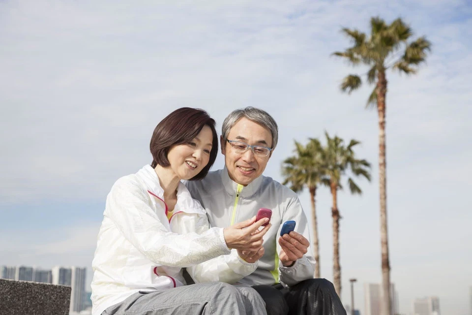 Pedometro OMRON bianco HJ-325-W - Immagine 3 di 4