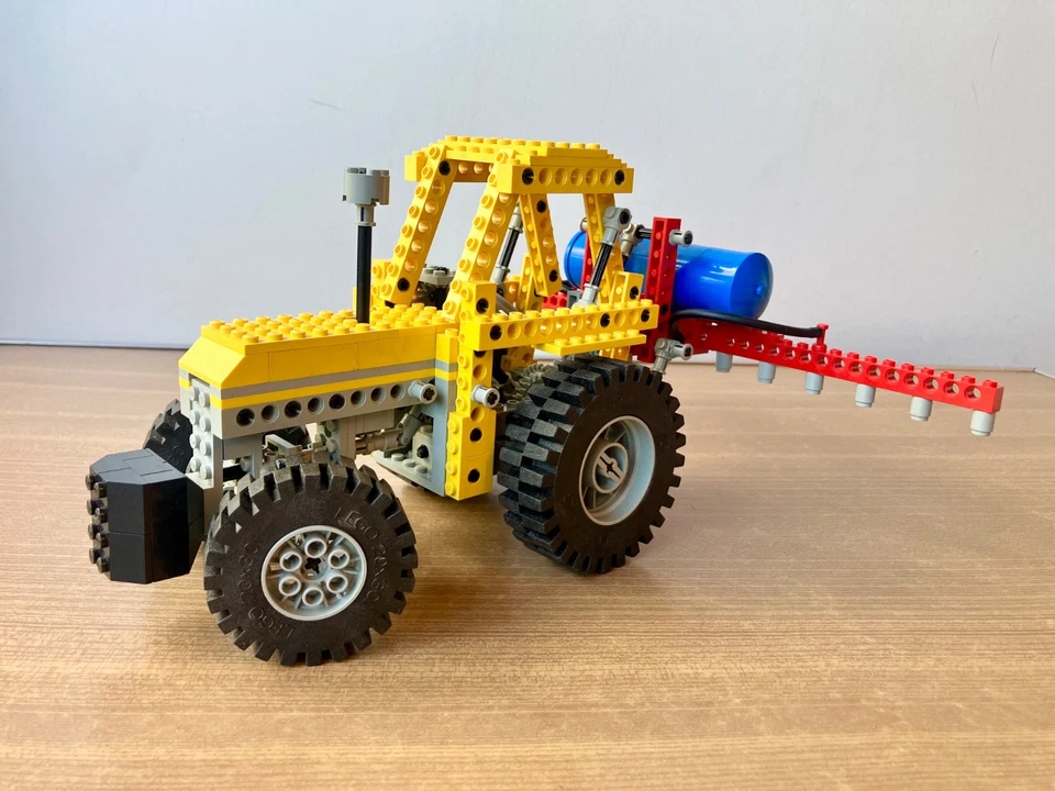 LEGO Technic 8849 Tractor, photo 1 sur 4