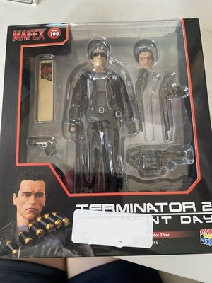 MAFEX No.199 T-800 Terminator 2 Figure Broken Wrist Parts/Repair w/ Box
