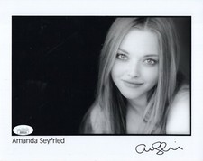 AMANDA SEYFRIED HAND SIGNED 8x10 PHOTO      GORGEOUS+SEXY ACTRESS          JSA