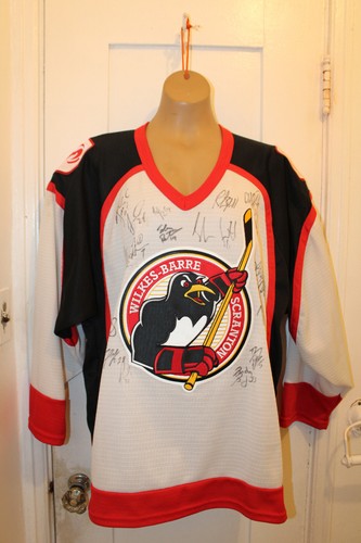 SP Wilkes-Barre/Scranton WBS Penguins Hockey AHL TEAM SIGNED Jersey Medium 00's - Picture 1 of 10