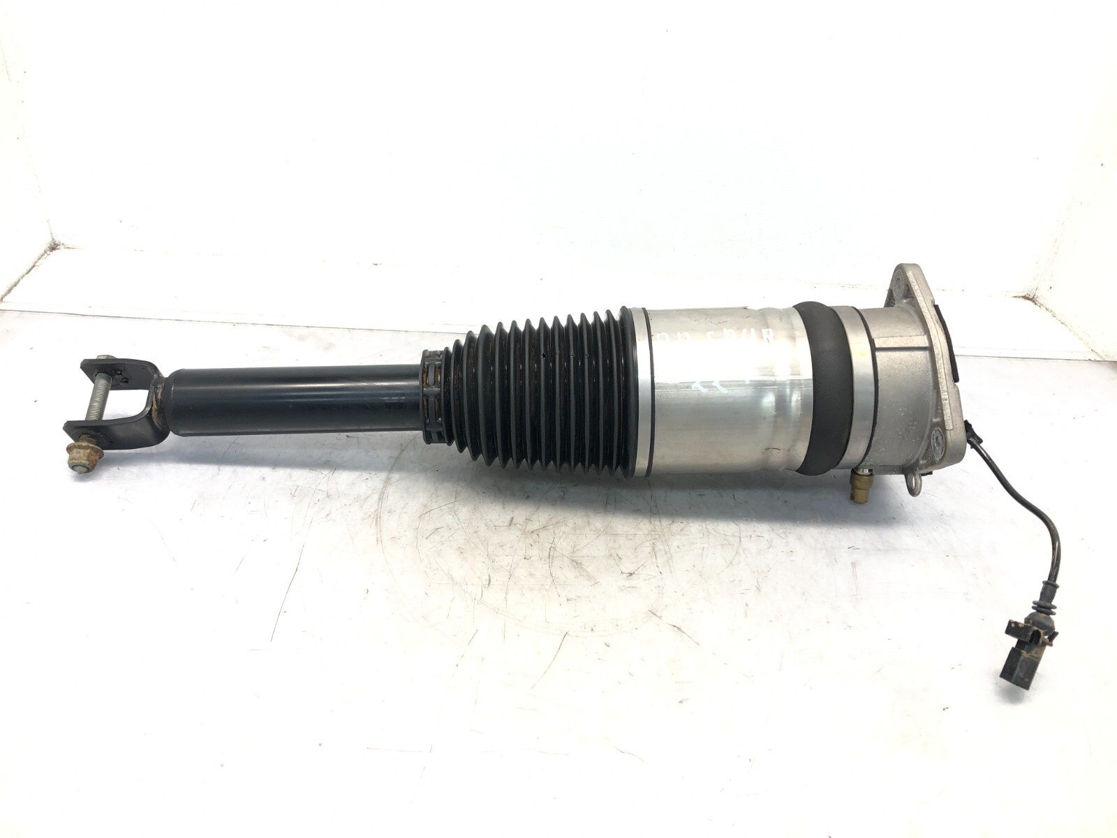 2014-2018 BENTLEY FLYING SPUR AWD RIGHT PASS REAR AIR STRUT SHOCK ABSORBER OEM.