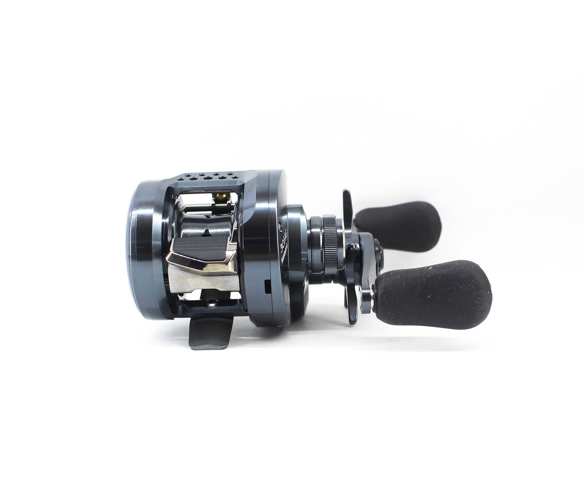 Shimano Reel Baitcast Calcutta Conquest 30HG Shallow Right