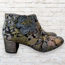 POETIC LICENSE Gorgeous Brocade Booties Boots size 6.5