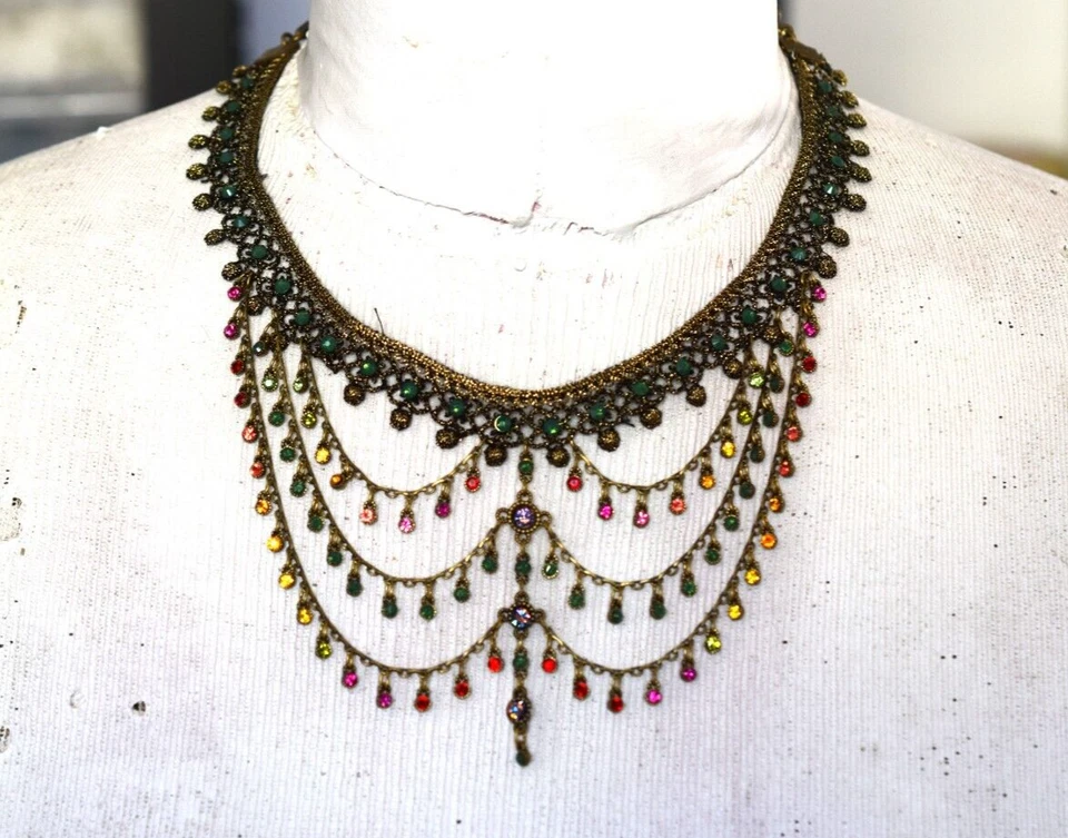 Collar babero de tela de encaje Michal Negrin, cristales de colores, ¡NUEVO! Foto 3 de 4