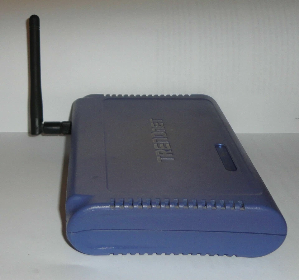 TRENDnet Model TEW-452BRP 108 Mbps 4-Port 10/100 Wireless G Router Home Network - Image 4 of 4