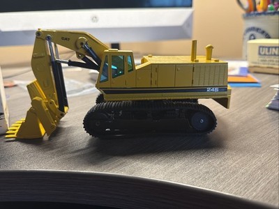 Caterpillar Cat 245 Front Shovel - NZG 1:50 Scale Diecast Model #177 With Box!