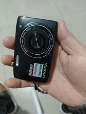 Nikon COOLPIX S3100 14.0MP Digital Camera Blcak 720p HD Video 2.7" LCD 85 New