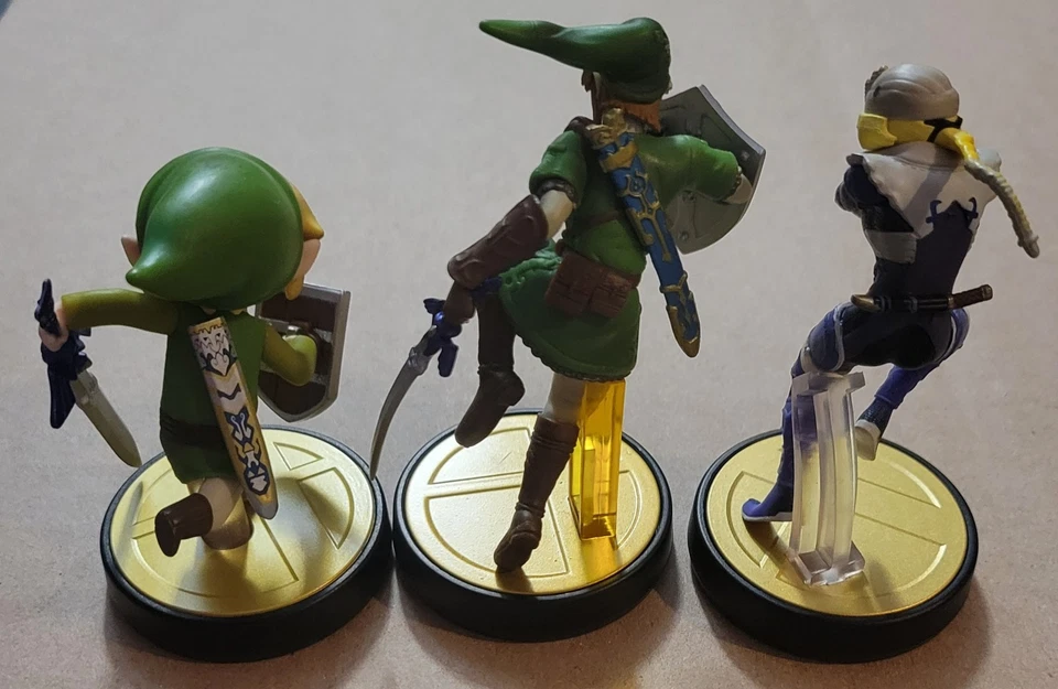 Super Smash Bros. Legend Zelda Amiibo Bundle - Link, Toon Link, Sheik - Lot of 3 - Image 3 of 3