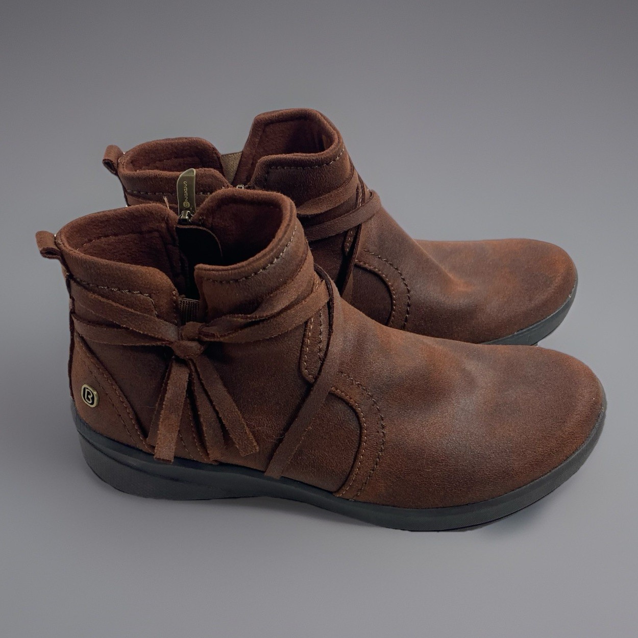 Bzees Ankle Boot Size 7.5  Brown Lightweight Zip Soft Comfort Casual