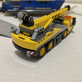 LEGO CITY Lot - Minifigures, Police, Bus, Plane - Pieces From: 60026, 4439, 3182
