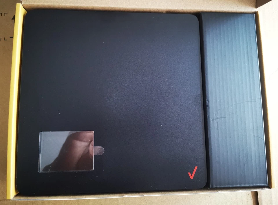 Verizon 4G Network Extender ASK-SFE116 Cell Phone Signal Booster with LCD ScreeN - Image 3 of 4