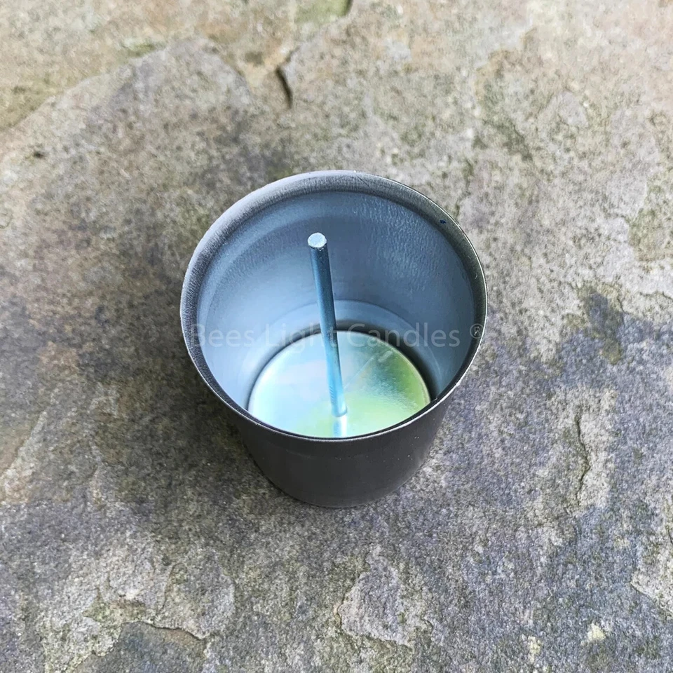 Moldes votivos con pasadores de mecha, taza, molde de metal de 1,5 oz + pasador de centrado para absorber Foto 3 de 4