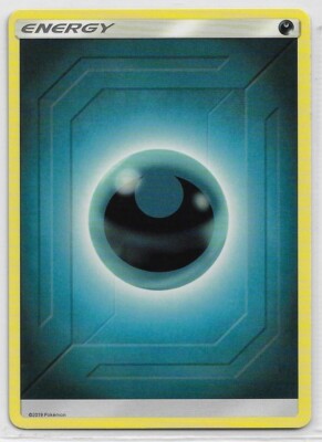 POKEMON Sun & Moon - Cosmic Eclipse NM Com NON-holo Basic DARKNESS ENERGY card
