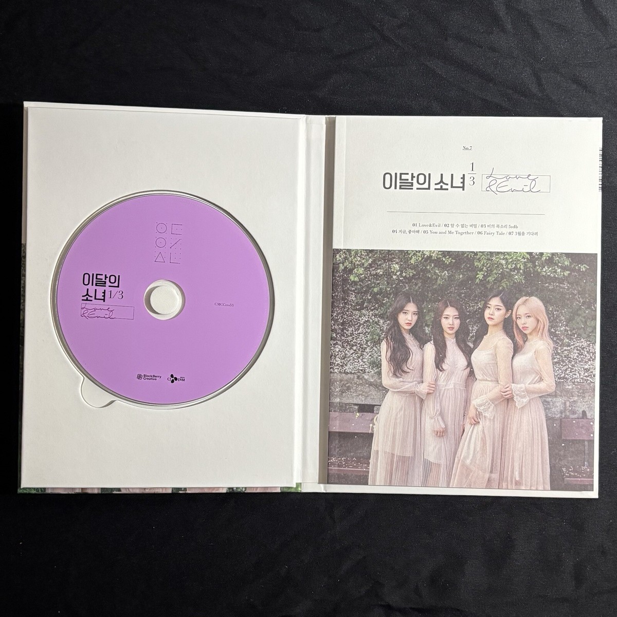 LOONA 1/3　Love & Evil（B version）初版　未開封品 LOONA 1/3 [LOVE & EVIL] LIMITED VER FACTORY SEALED NEW ALBUM