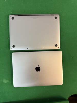 Apple MacBook Pro 13'' (256GB SSD, Intel Core i5 8th Gen., 1.40 GHz, 8GB) Laptop
