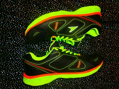 nike hi vis trainers
