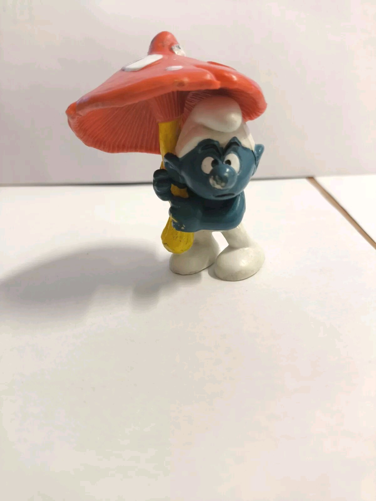 Puffo con Ombrello Fungo cod.20118 Peyo Schleich W.Berrie Anno 1979 made in HK
