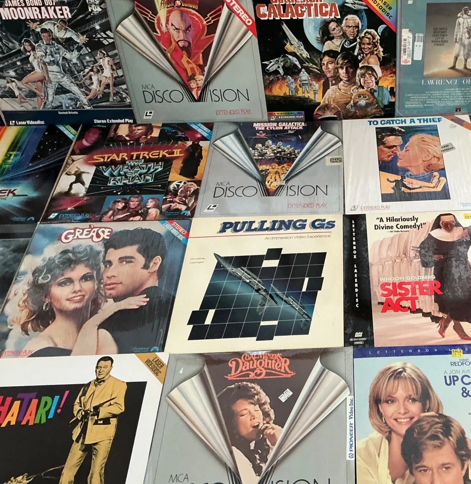 Lot of 30 Laserdisc LD Movies/Features -Disney, James Bond, Star Trek, Classics Foto 4 de 4