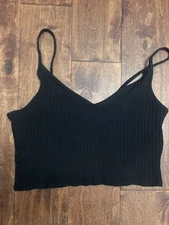 Divided by H&M Women's V Neck Black Cropped Top T-Shirt Size: Medium