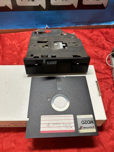 Newtronics Mitsumi D503v 5.25" Internal Floppy Disk Drive 360k tested working