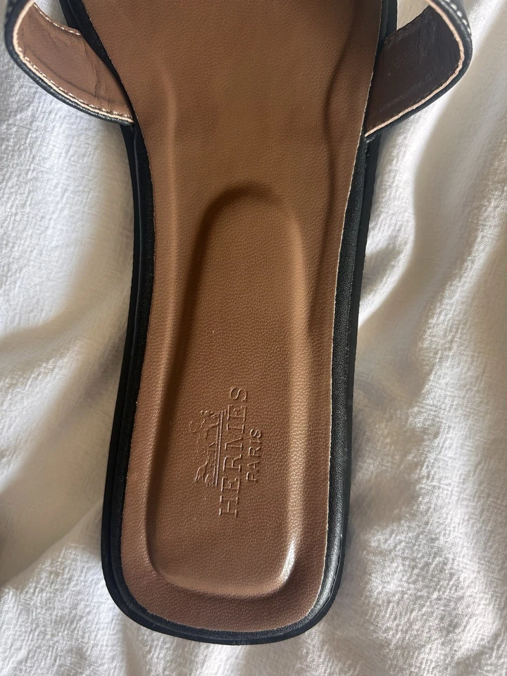 HERMÈS Oran Sandalen, Schwarz, Größe 39 und noch ungetragen - Bild 3 von 3