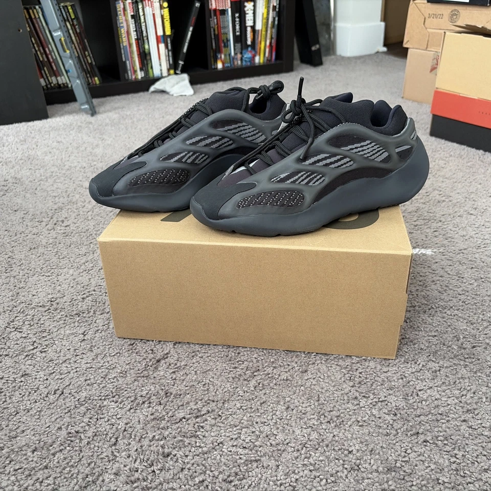 Adidas Yeezy 700 V3 Alvah 2020 Black Athletic Shoes Men's Size 10 (H67799) - Image 2 of 4