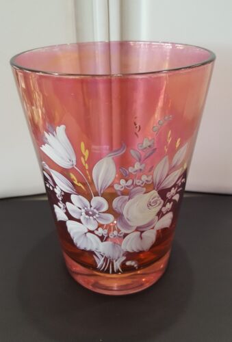 Antique Victorian Cranberry Glass With White Enamel Flower Mantle Vase  - Afbeelding 1 van 3