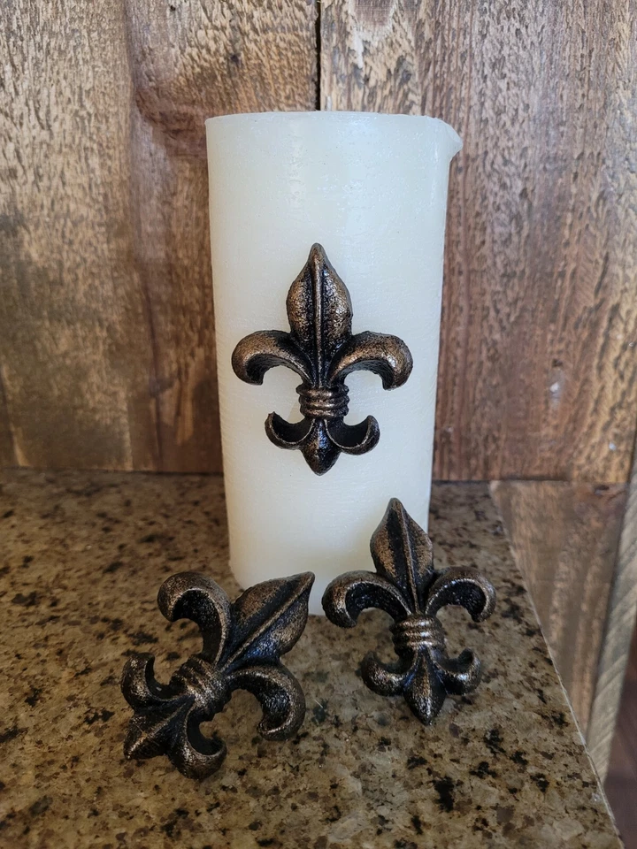 Juego de 3 Pin Vela Flor de Lis Hierro Fundido Antiguo Mundo Toscano Medieval Decoración Arte Foto 2 de 4