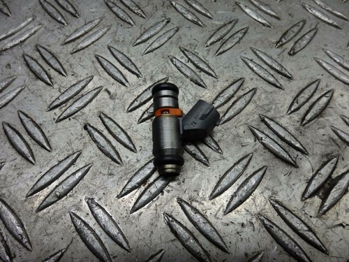 Seat Ibiza 6K3 1,4l AUA Einspritzdüse Kraftstoffventil 036031G