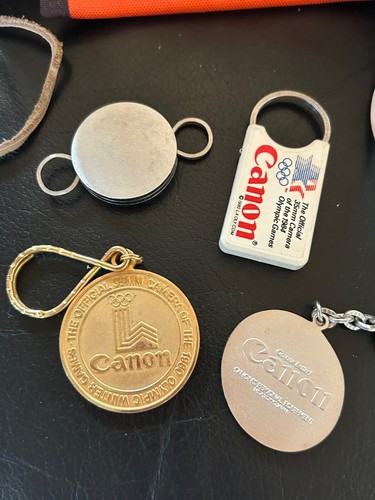 Canon Cameras Collectibles Lot - 16 Pieces - Pens, Keychains, Clothing, Backpack - Picture 4 of 16