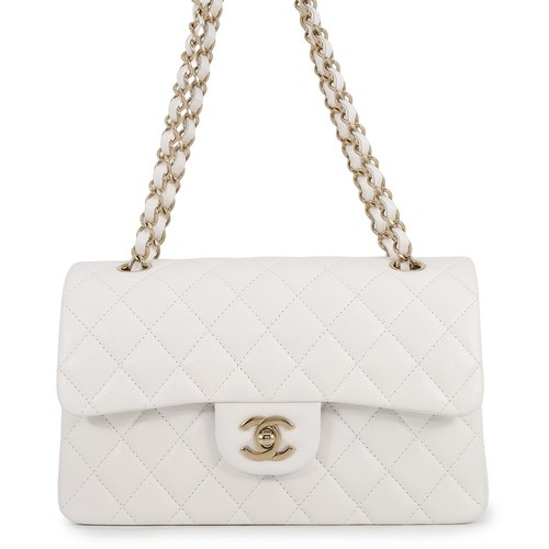 CHANEL Matelasse W Flap ChainShoulder Bag Size 23 Calfskin White A01113