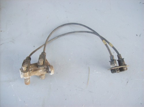 Porsche 944 & Turbo Bosch Crank Speed & Reference Sensor Bracket 01 - Picture 10 of 19