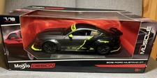 Ford Mustang GT anno 2015 grigio metallizzato/nero/giallo 1:18 Maisto Design
