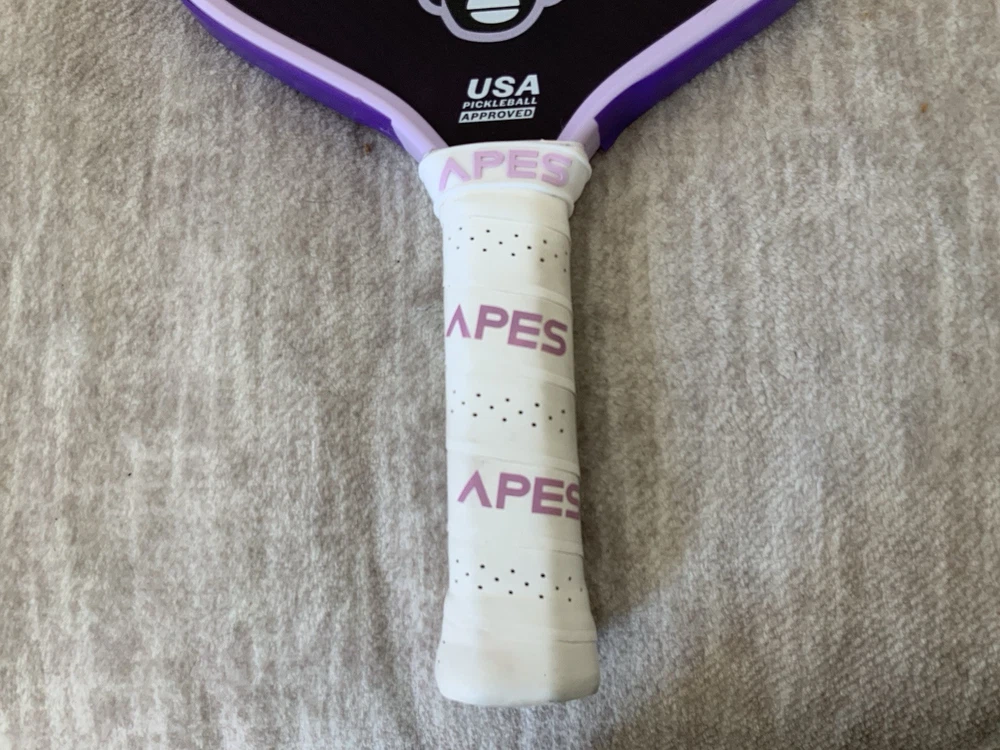 Pickleball Apes Pulse V paddle