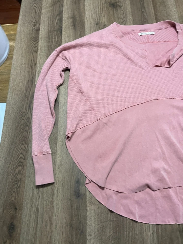 We The Free Sweater, Women's Size Large, Pink, Long Sleeve, V-neck - Image 3 of 4