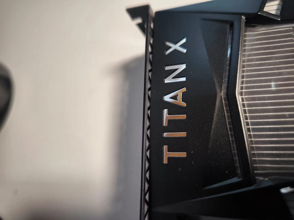 NVIDIA GTX Titan X 12GB GDDR5X Graphics Card 900-1G611-2500-000 - Image 2 of 4