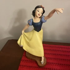 WDCC Walt Disney  ~  "Snow White the Fairest One of All"