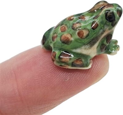 ¾''Long Green Frog Ceramic Toad Miniature Reptile Figurine Animal Porcelain Decor